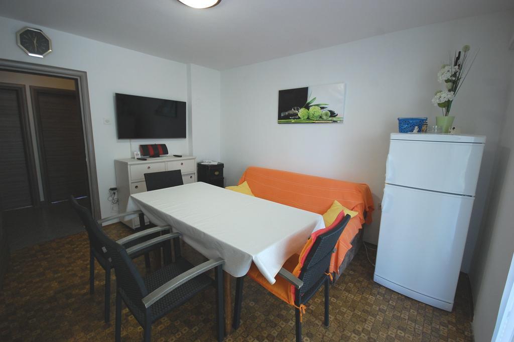 Apartments Jakobi By El-Pi Tours Njivice Ngoại thất bức ảnh
