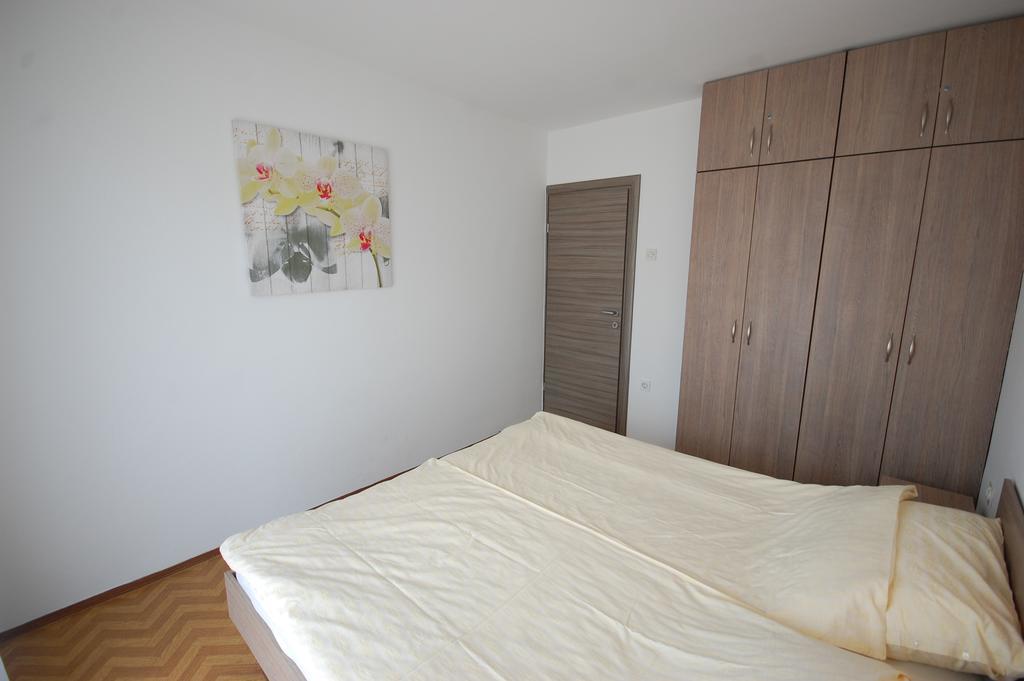 Apartments Jakobi By El-Pi Tours Njivice Ngoại thất bức ảnh