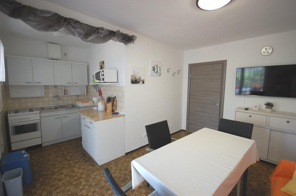 Apartments Jakobi By El-Pi Tours Njivice Ngoại thất bức ảnh
