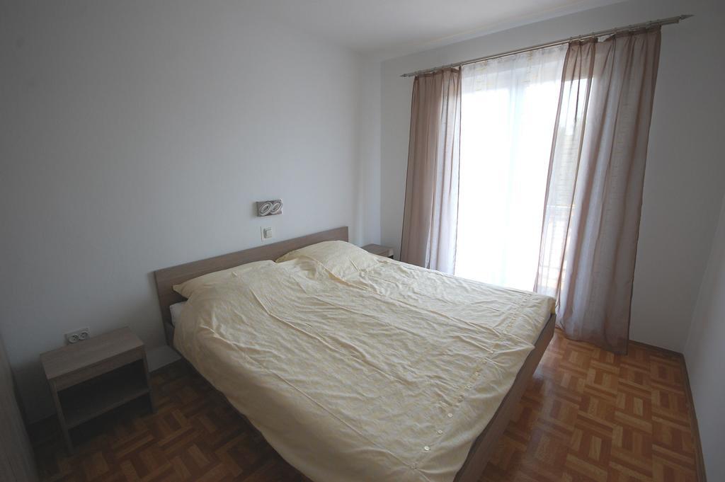 Apartments Jakobi By El-Pi Tours Njivice Ngoại thất bức ảnh